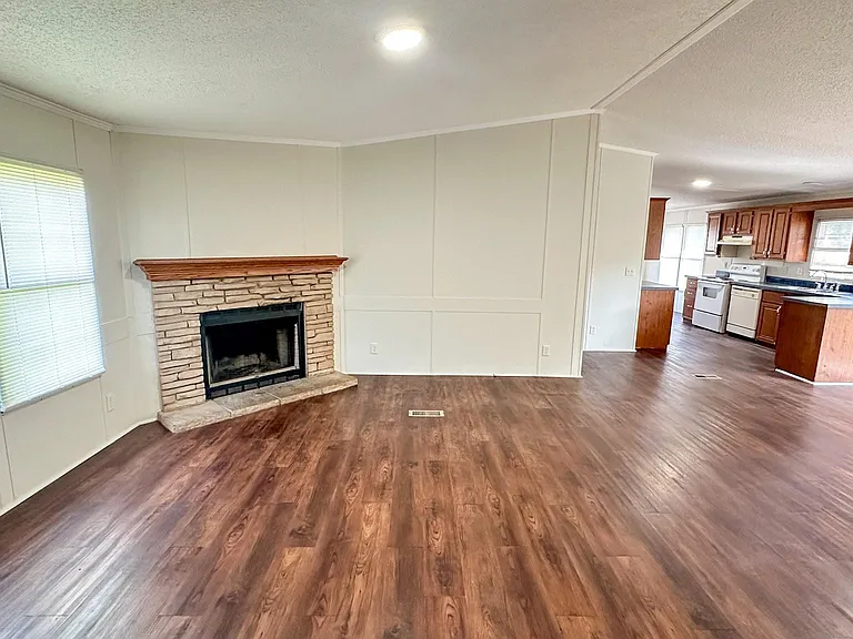 16487 Brittany Way — Photo 6