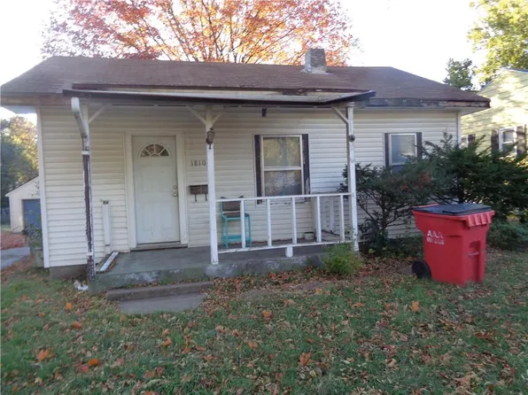 1810 S Maywood Ave, Independence, MO 64053