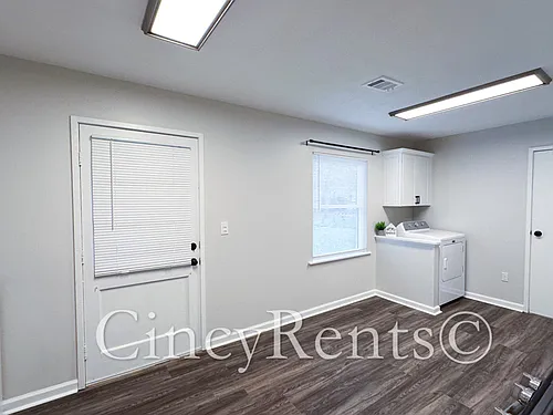 988 Stratford Pl — Photo 7