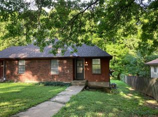 806 Citadel Dr APT A, Weston, MO 64098
