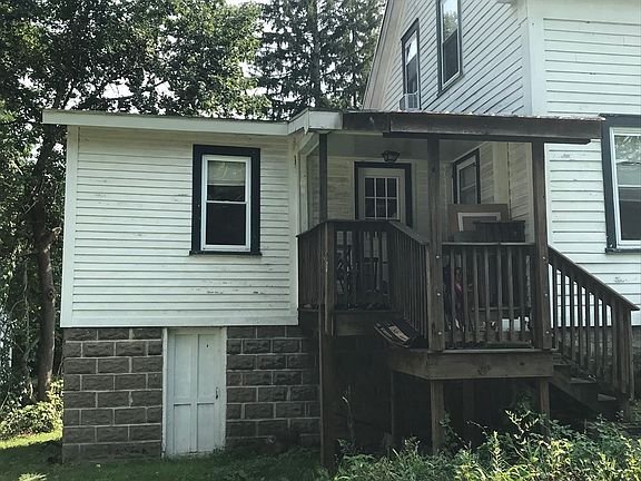 4th image of 48 Railroad St