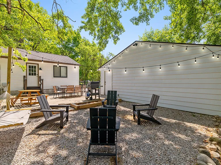 665 E Ridge Rd — Photo 45