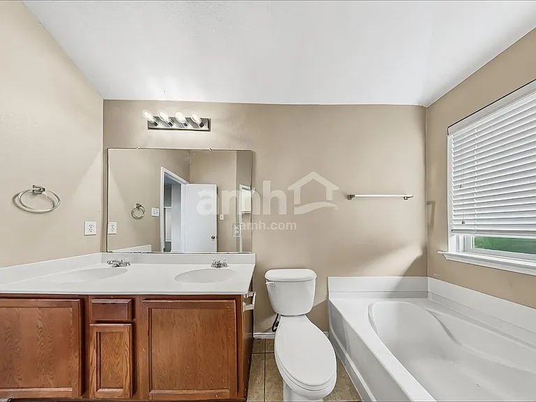 1613 Bob Dr — Photo 9
