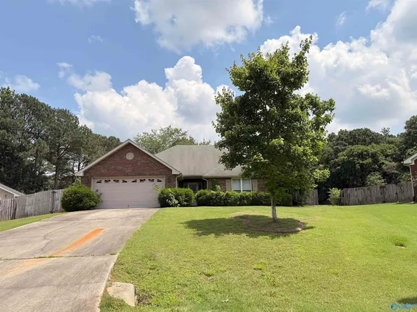 105 Cedar Hollow Ct, Huntsville, AL 35806