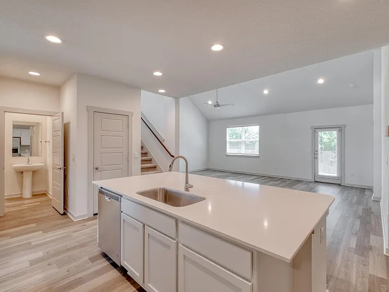 7501 Smallwood Dr — Photo 7