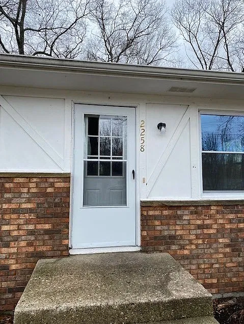 3 Bedroom/1 Bathroom Duplex In Norton Shores — Photo 2
