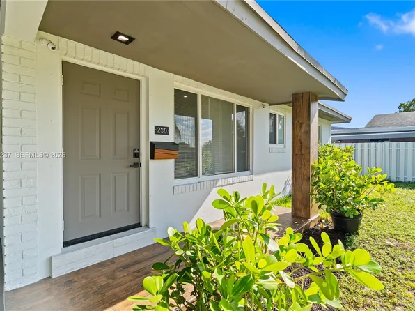 230 SW 29th Ave, Fort Lauderdale, FL 33312