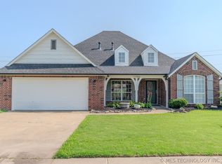 11704 E 99th St N, Owasso, OK 74055