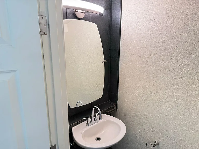 4432 Fergus Ave — Photo 7