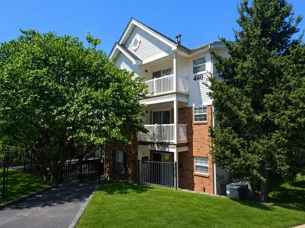 440 Benton Dr APT H, Saint Peters, MO 63376