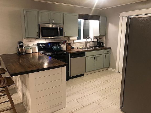 4th image of 463 Northwood Dr