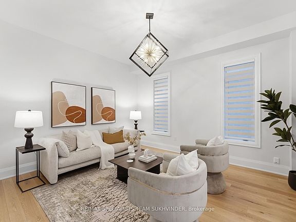 5th image of 23 Duxbury Rd N