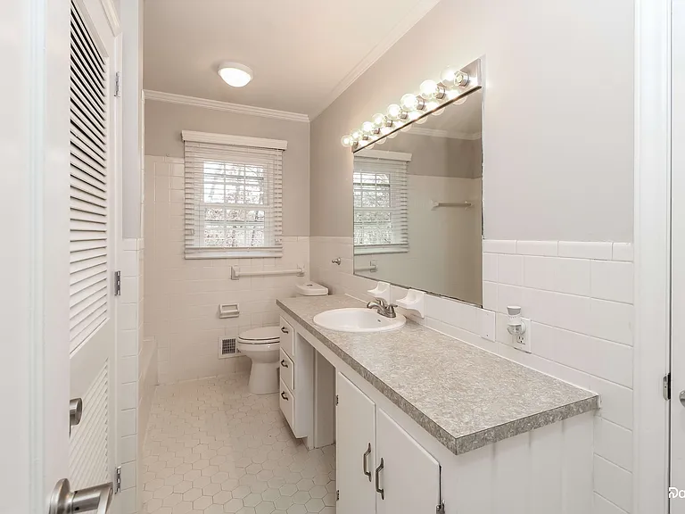 2981 Ormond Dr — Photo 12