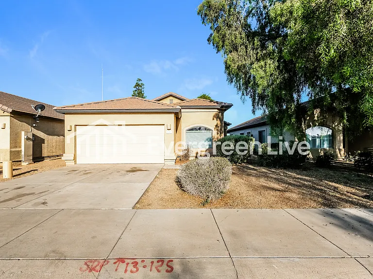 6026 N 68th Dr — Photo 1