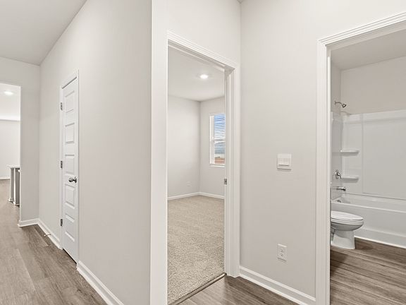 3rd image of 648 Whitman Ln