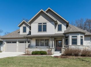 5642 Old Oak Dr, Fitchburg, WI 53711