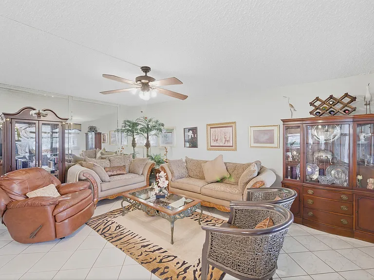 52 Saxony Cir #52-B — Photo 45