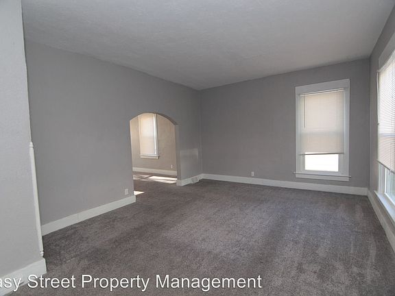 4th image of 1015 Arlington Ct