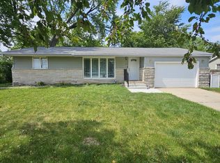 310 W 5th St, Gridley, IL 61744