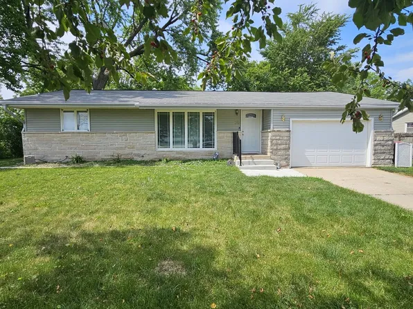 310 W 5th St, Gridley, IL 61744