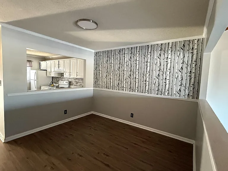 2505 West Broad Street — Photo 17