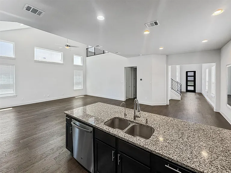 1208 Westborough Ln — Photo 4