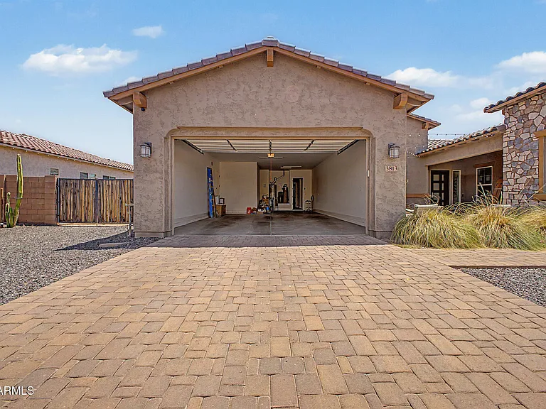 3813 E Fairfield St — Photo 46