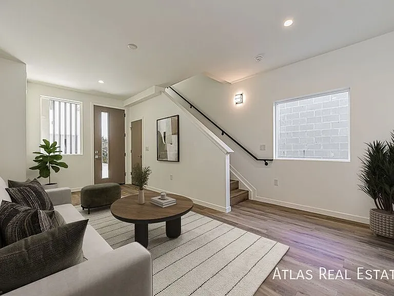 2640 S Delaware St #3 — Photo 4