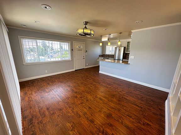 4th image of 732 E 20th St #19