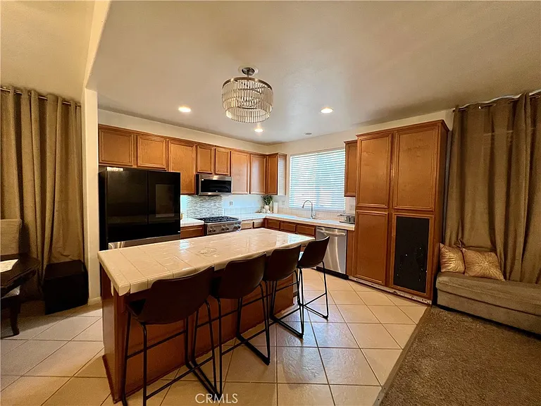 1148 Arrowhead Ave — Photo 6