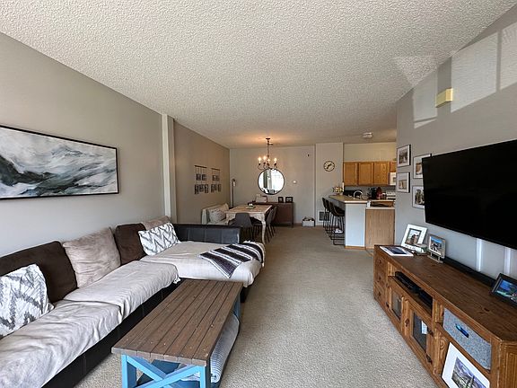 Living area from entry way