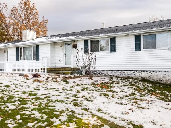 607 W 1st St, Mechanicsville, IA 52306