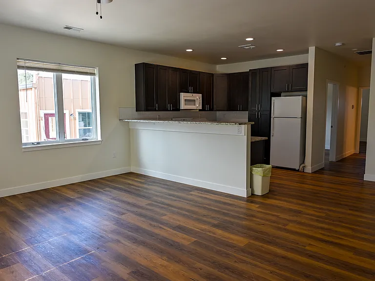 110 N Jefferson St #D — Photo 2