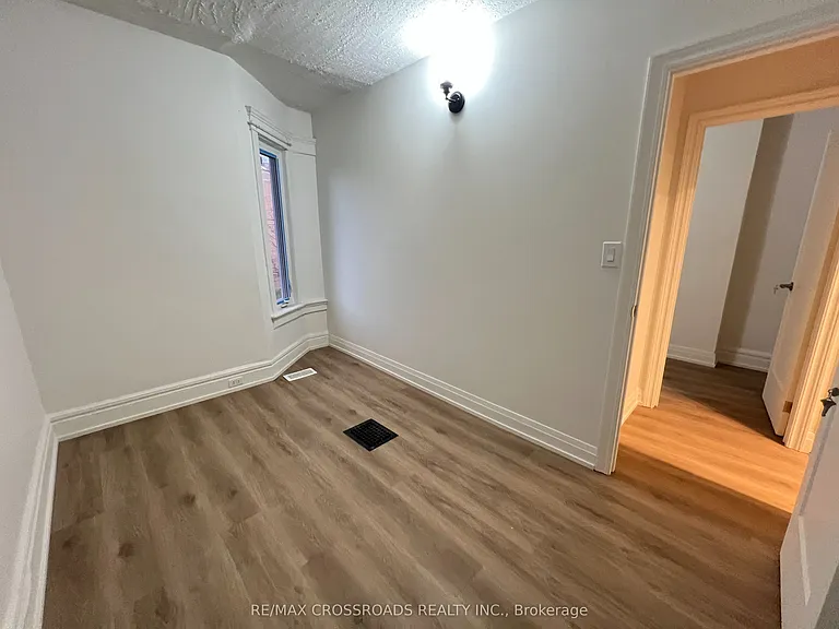 82 Curzon St #2 — Photo 10