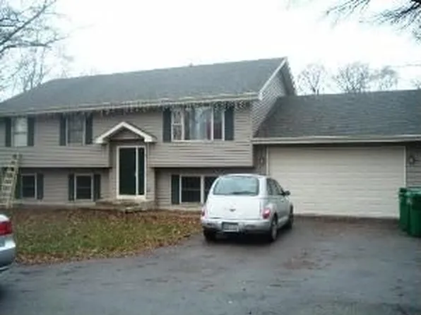 804 Rinear Rd, Antioch, IL 60002