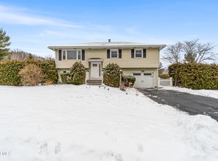 31 Dan Del Dr, Latham, NY 12110