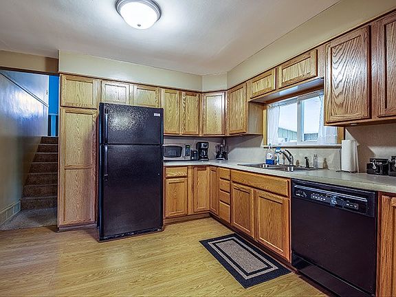 2nd image of 3691 Loretta Ave