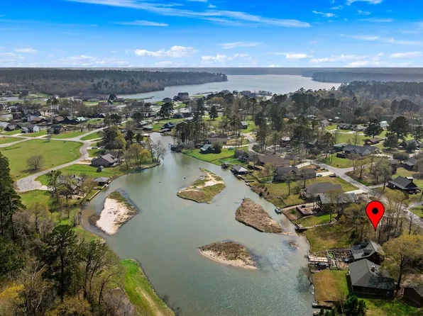 78 Hunters Creek Dr, Huntsville, TX 77340