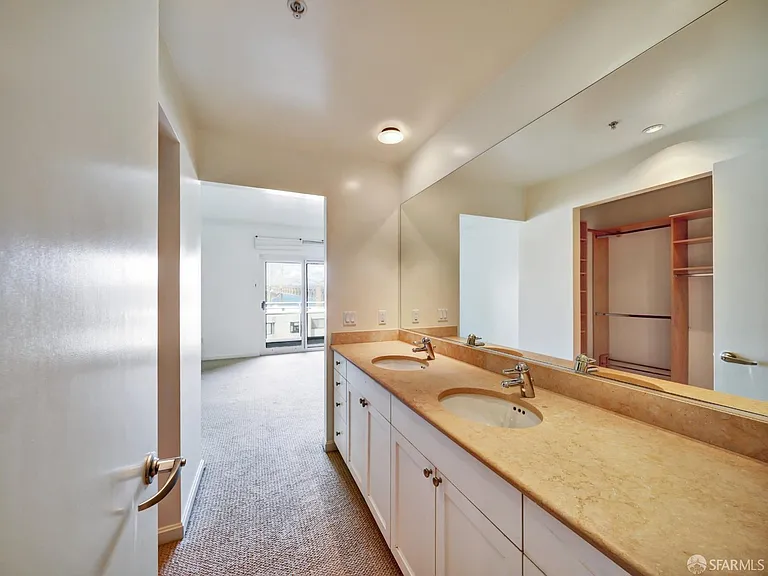 400 Beale St #1707 — Photo 17