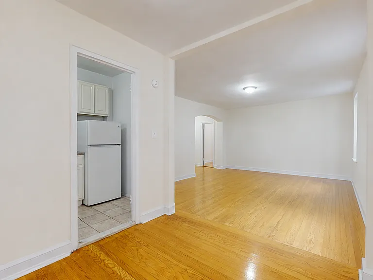 246 E 46th St #6E — Photo 4