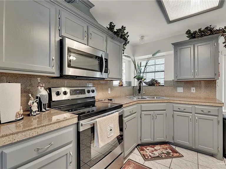 4608 W Ivy Ave — Photo 8