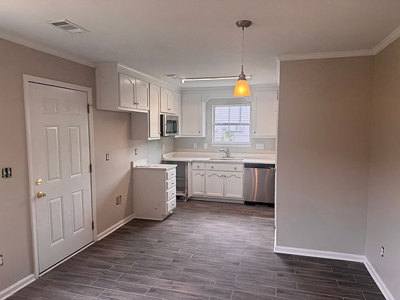 4th image of 17695 Wallace Chapel Ln