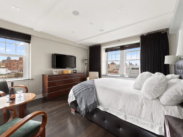 302 West 12th Street image 8 of 14