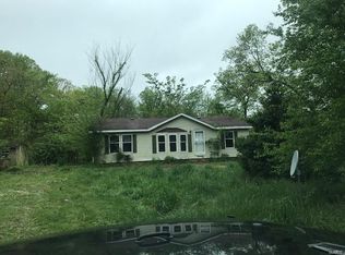 1783 Osborn Ln, Brighton, IL 62012