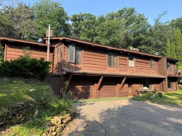 17125 Stodola Rd, Minnetonka, MN 55345