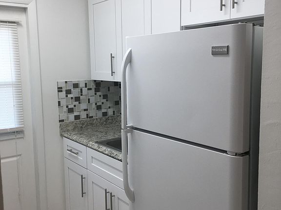3rd image of 2537 Lincoln St APT 12A