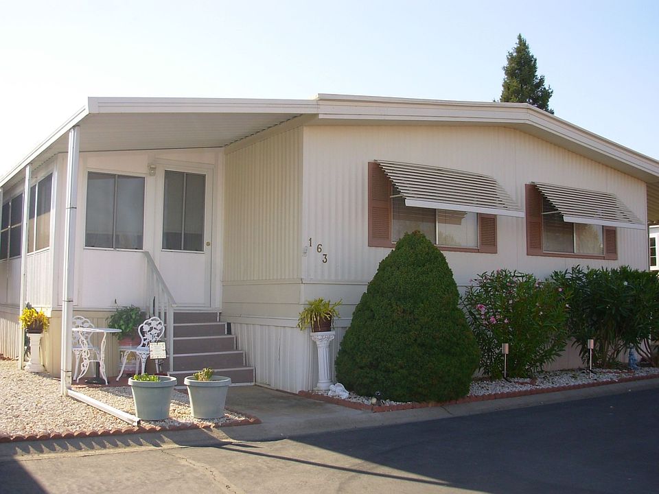 163 Magnolia - Peaceful and quiet location tucked away in the back of the park