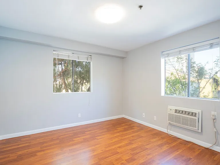 6740 Franklin Pl — Photo 8