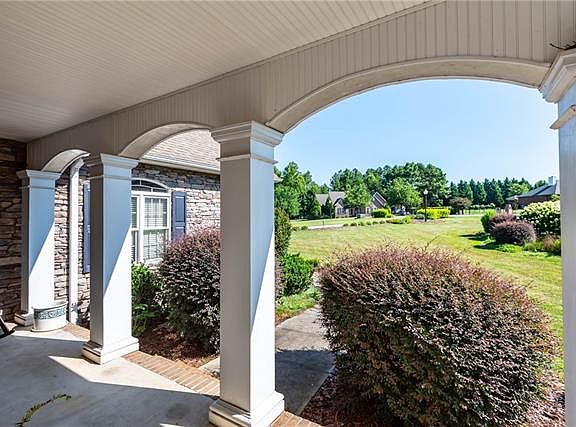 3rd image of 3131 Pinkie Ln