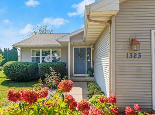 1323 Prairie Rose Dr, Sun Prairie, WI 53590
